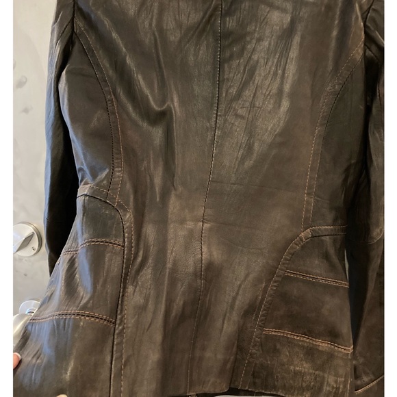 Brown vintage looking leather jacket by Danier size US 2-4/UK 8-10 - Picture 8 of 8